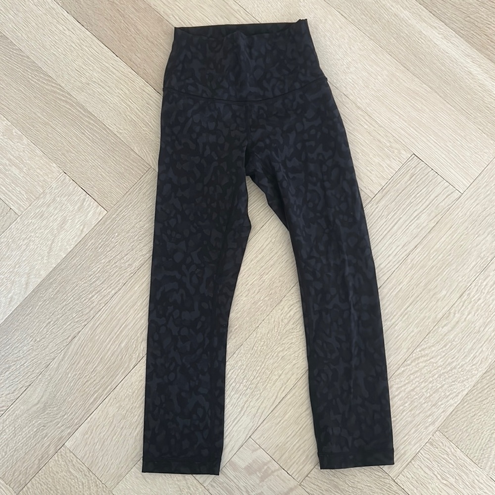 Lululemon cropped leggings cheetah print